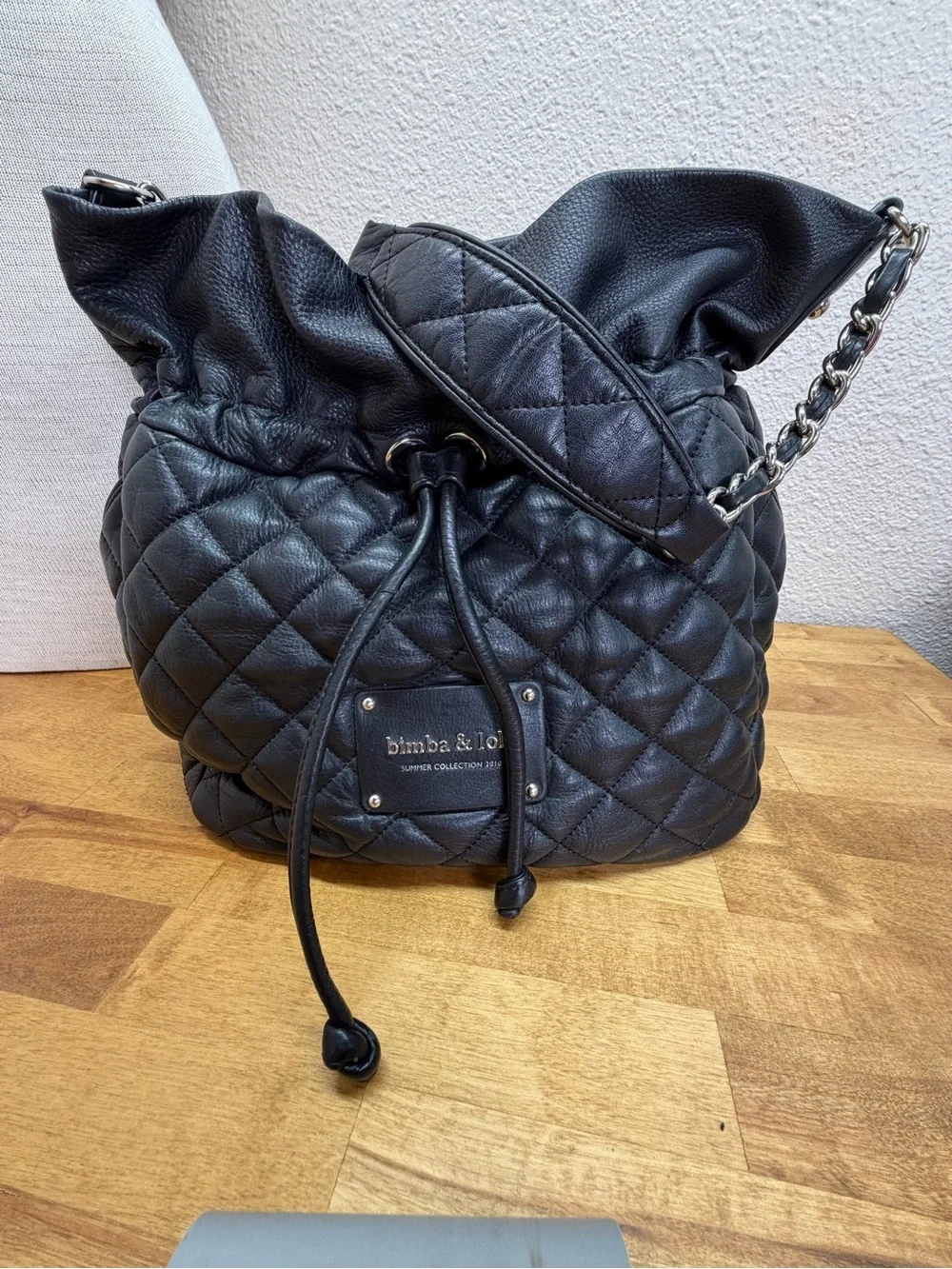 Bimba y Lola Summer 2010 Black Quilted Leather Drawstring Bucket Shoulder Bag - Picture 5 of 13